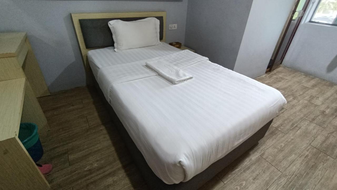 Unikarya Lodge Kota Kinabalu Luaran gambar